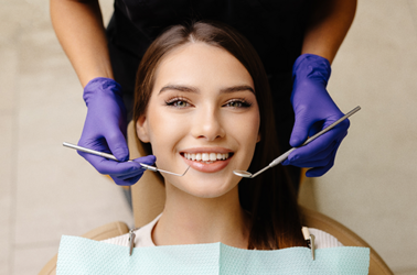 Stomatologia estetyczna na ostatnią chwilę – pułapki i sukcesy